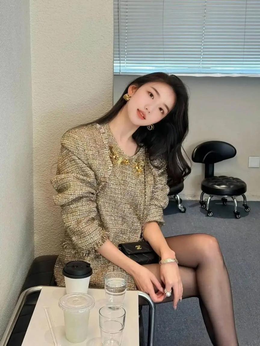 纤腰美腿，谁看了不迷糊[53P]