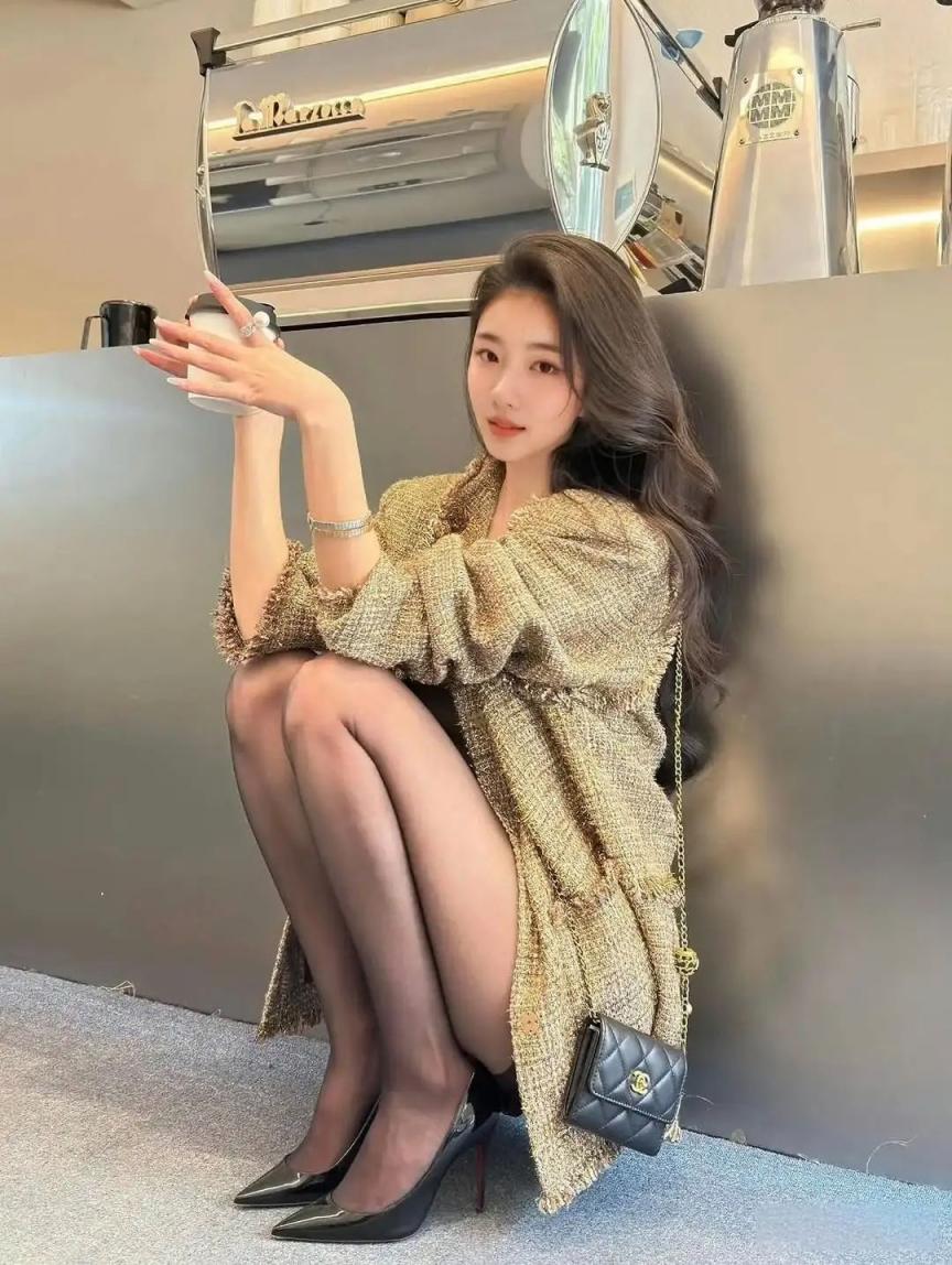 纤腰美腿，谁看了不迷糊[53P]