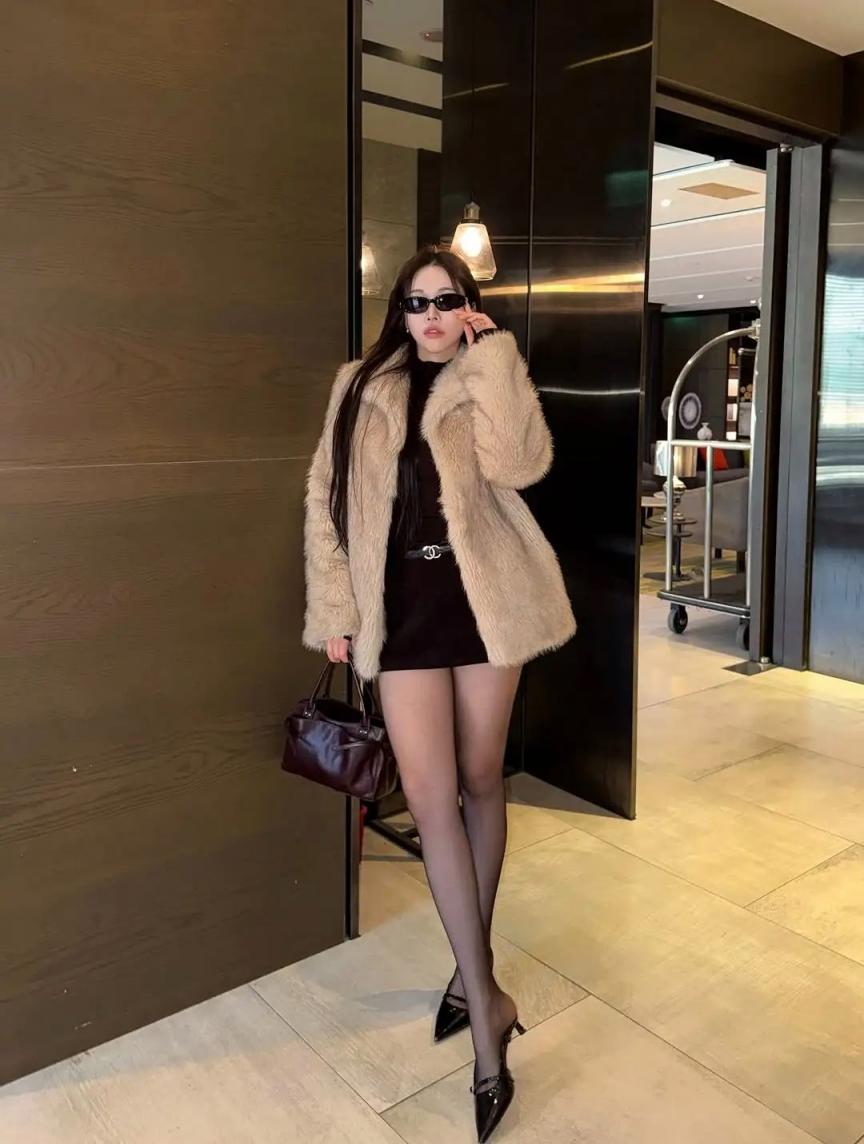 纤腰美腿，谁看了不迷糊[53P]