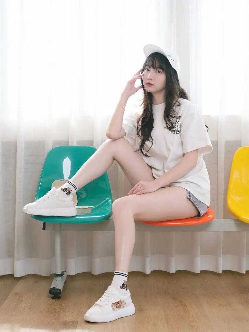 纤腰美腿，谁看了不迷糊[53P]