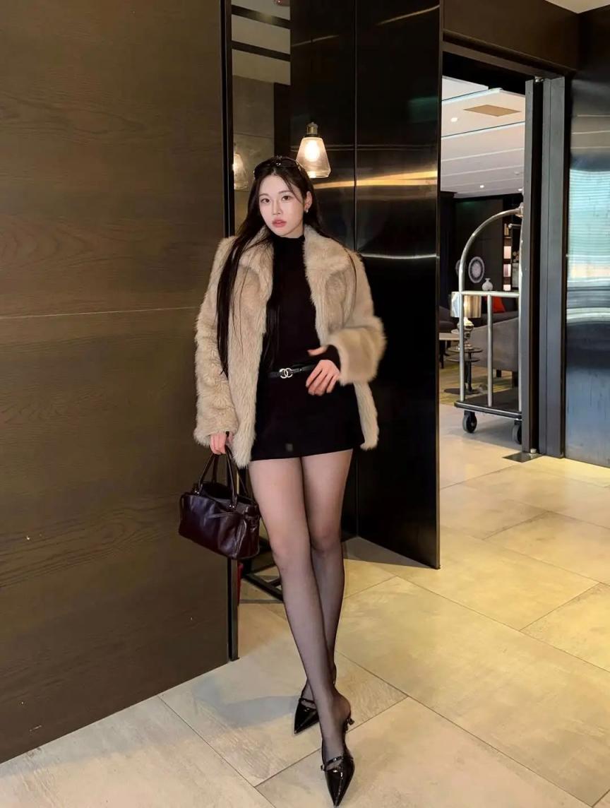 纤腰美腿，谁看了不迷糊[53P]