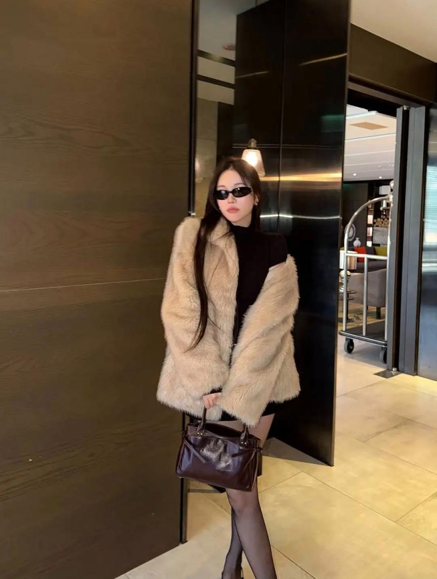 纤腰美腿，谁看了不迷糊[53P]