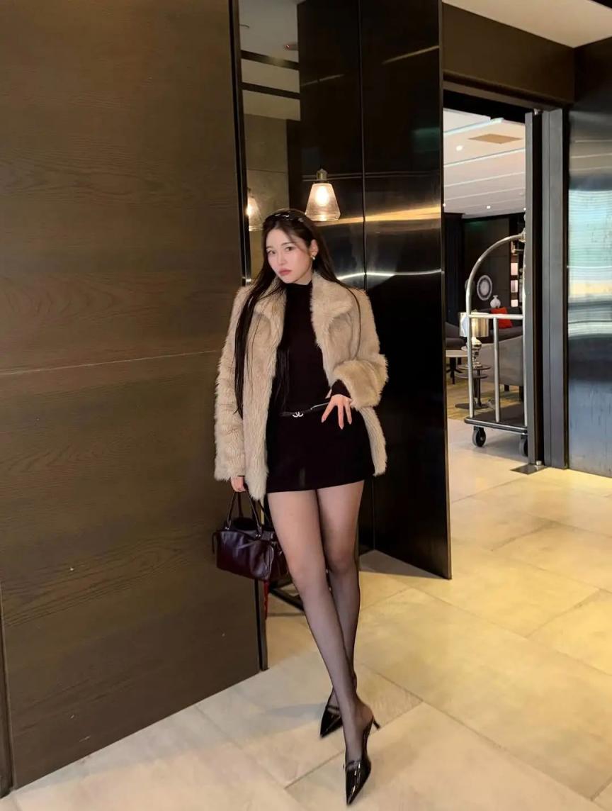 纤腰美腿，谁看了不迷糊[53P]