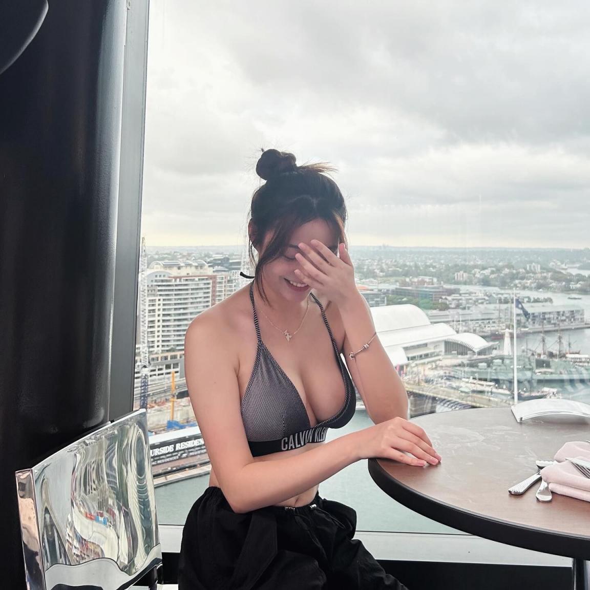 性感美女姐姐[28P]