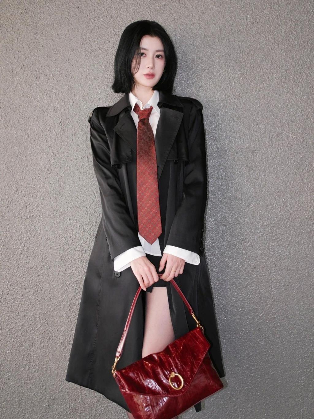 美女模特，曼妙身材[ 57P]