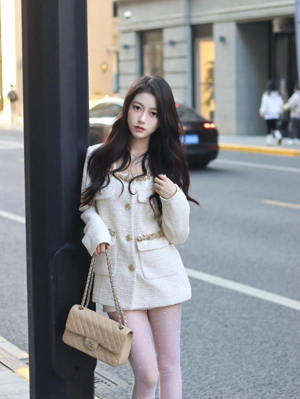 美女模特，曼妙身材[ 57P]