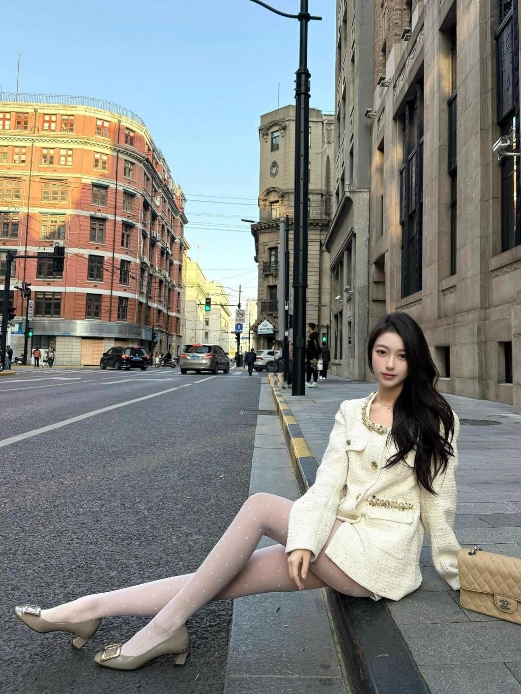 美女模特，曼妙身材[ 57P]