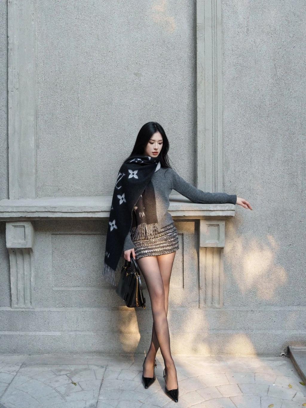 美女模特，曼妙身材[ 57P]