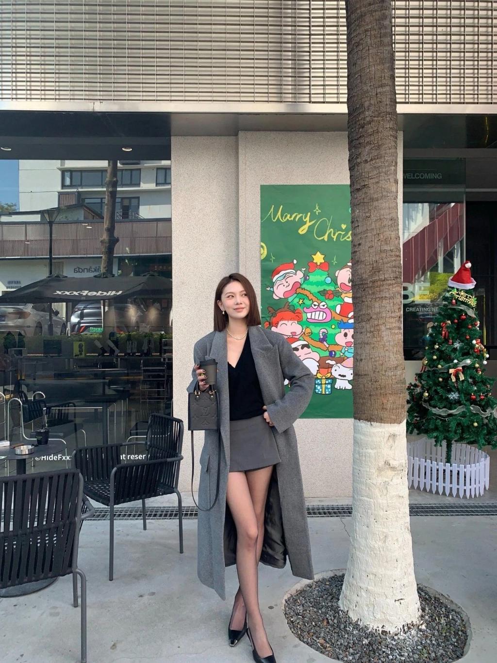 美女模特，曼妙身材[ 57P]