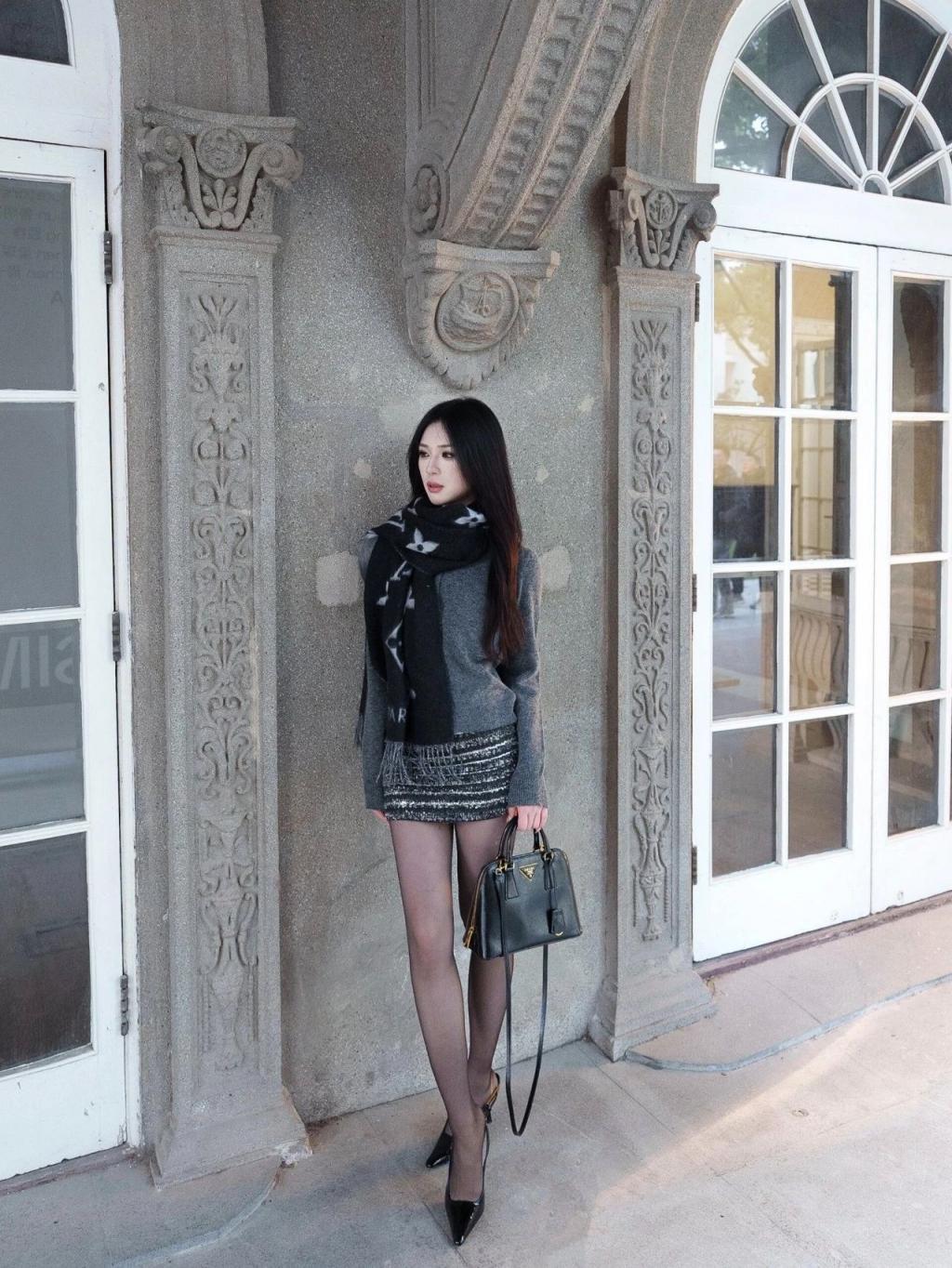 美女模特，曼妙身材[ 57P]