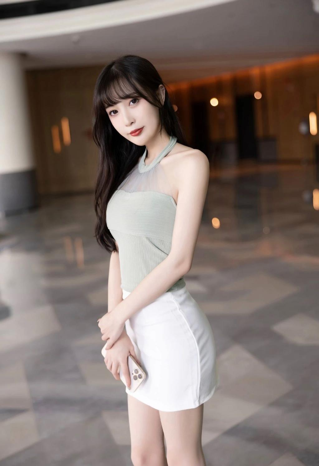 衬衫包臀裙肉丝美腿