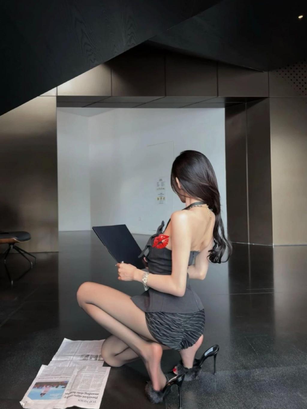 衬衫包臀裙肉丝美腿