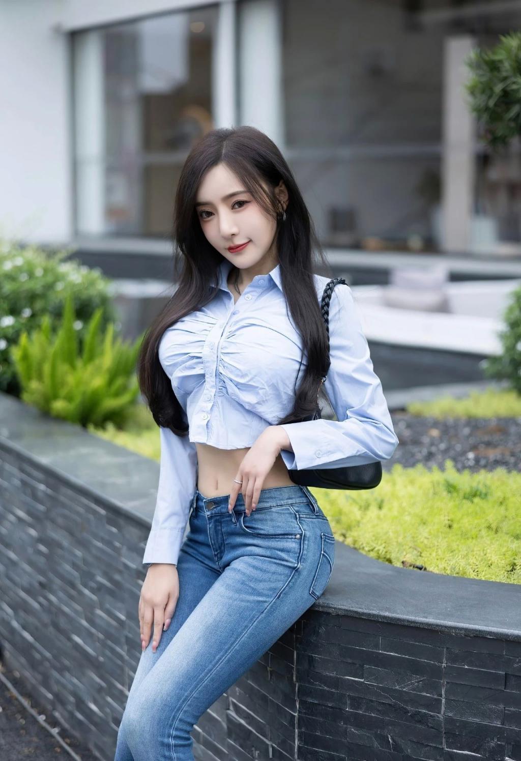 衬衫包臀裙肉丝美腿