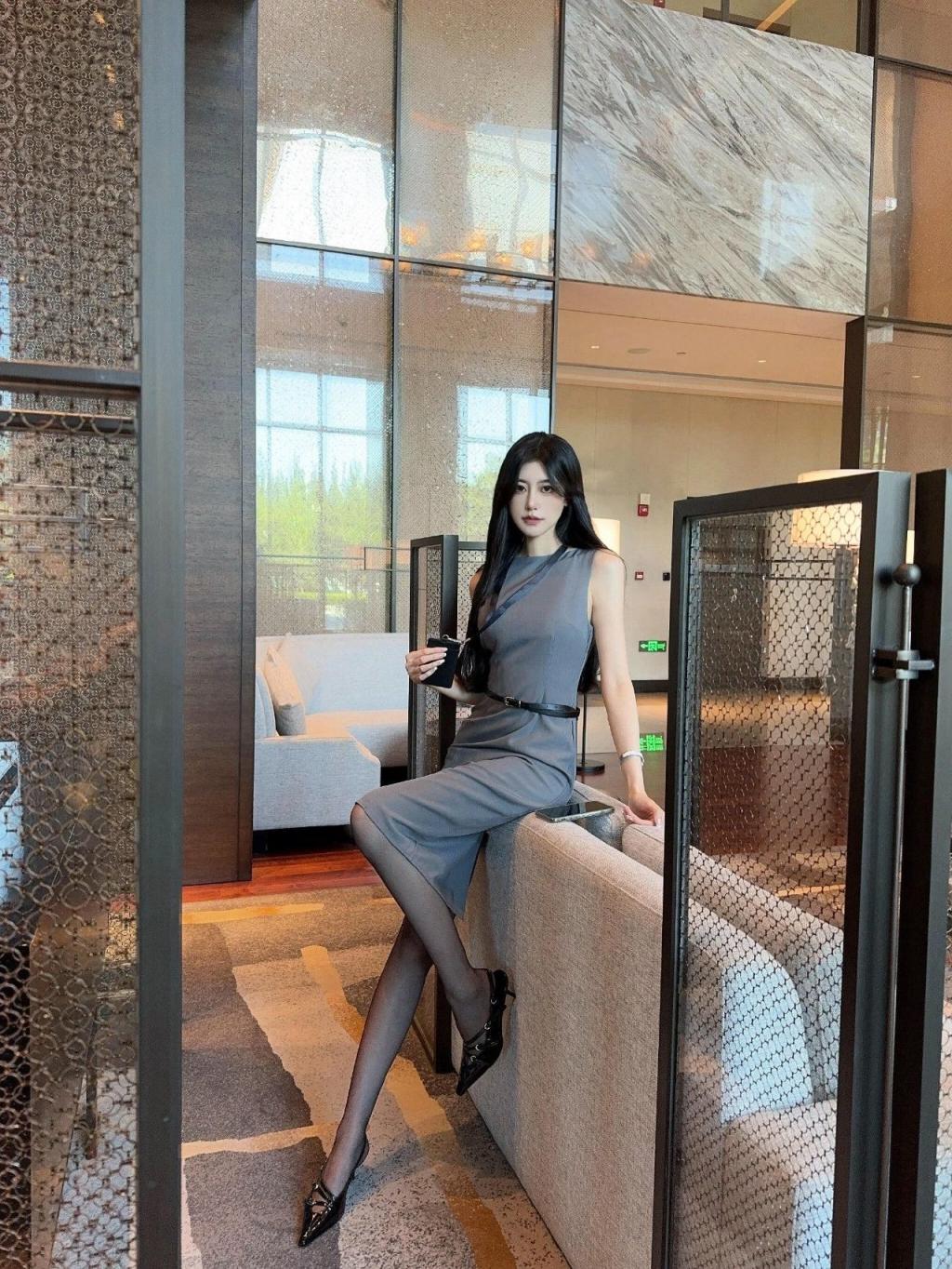 衬衫包臀裙肉丝美腿