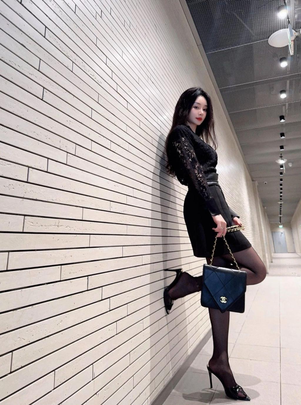 衬衫包臀裙肉丝美腿