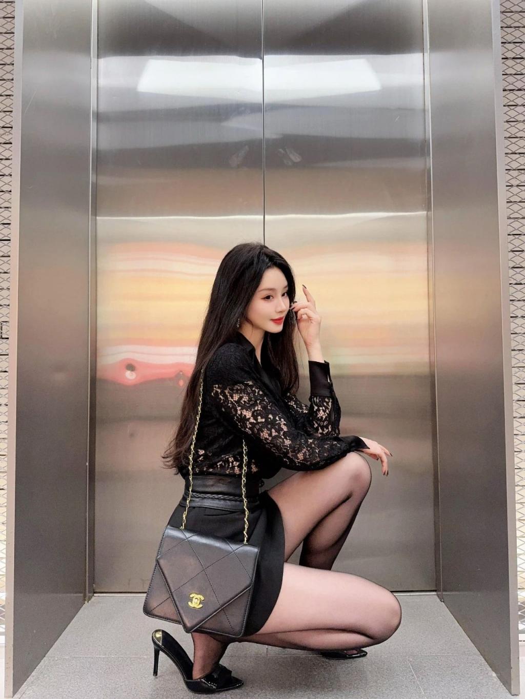 衬衫包臀裙肉丝美腿