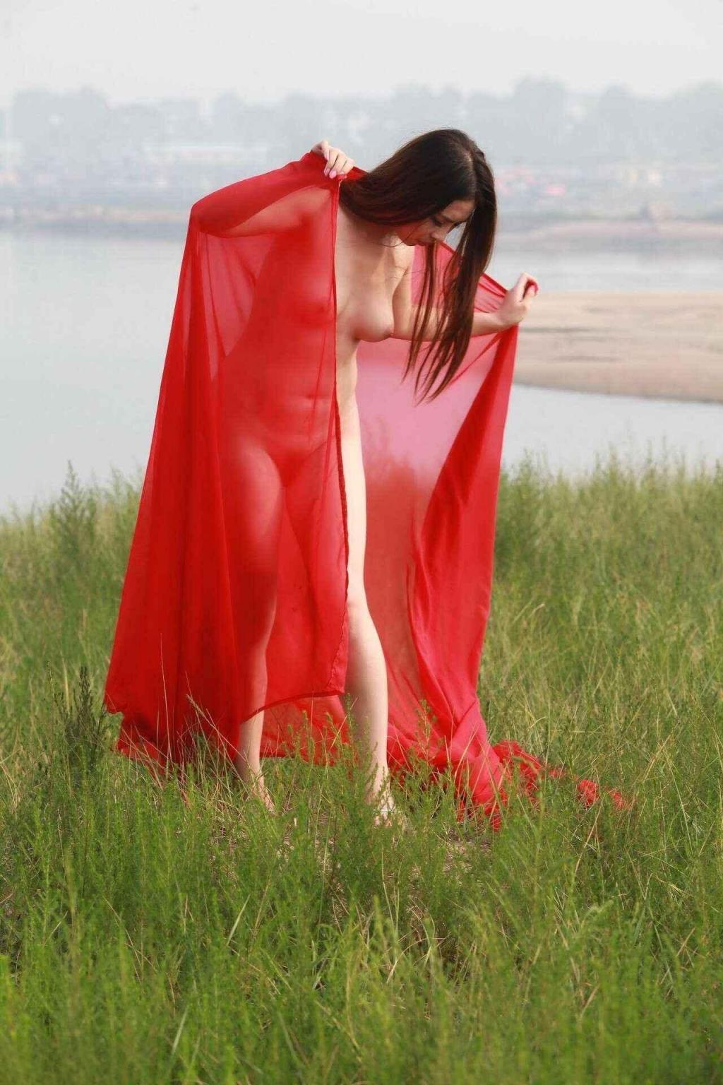 小骚逼喜欢户外露出拍摄