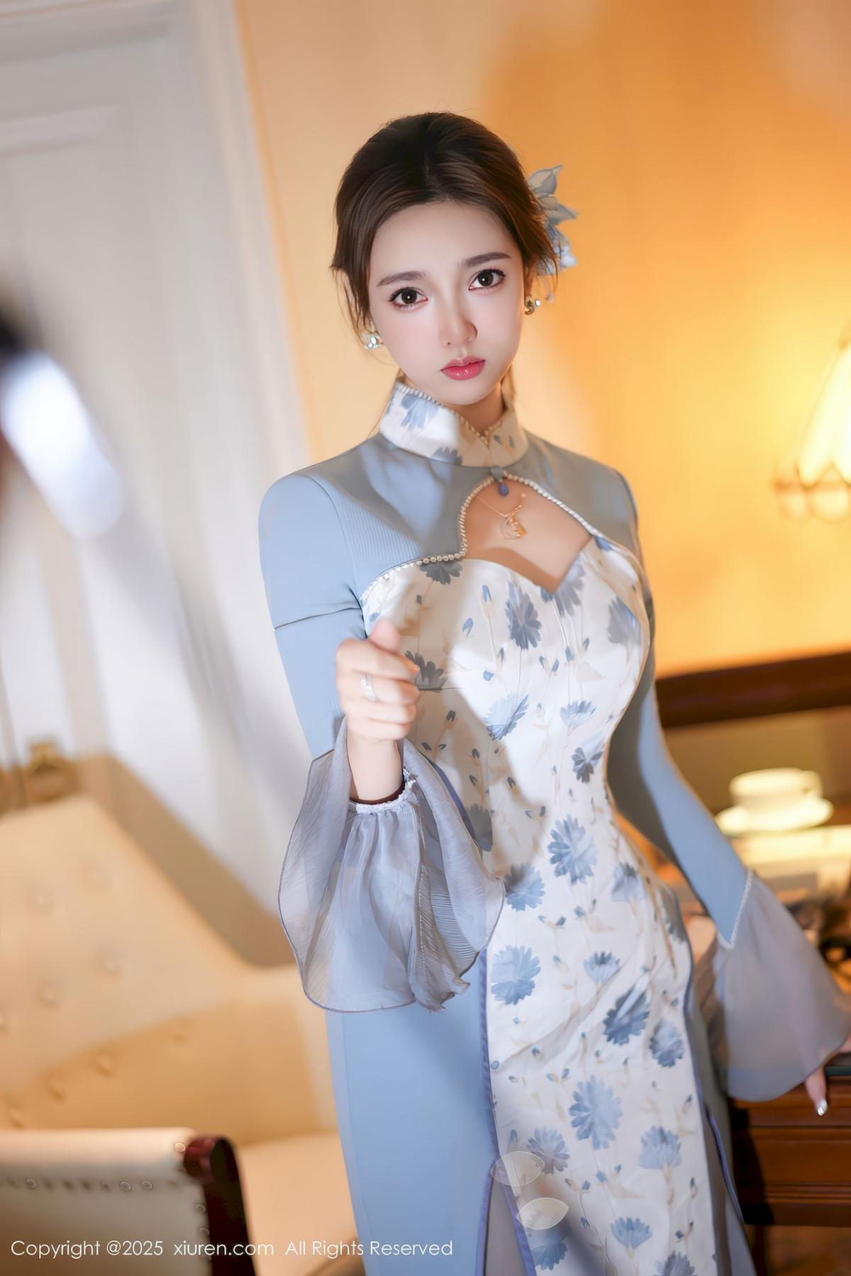 Twins-桃桃蓝色连衣裙白丝主题美丽写真