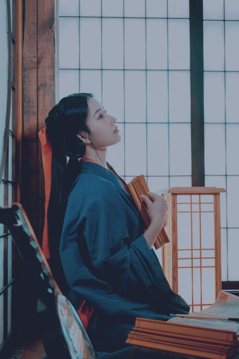 朴素的古装美女