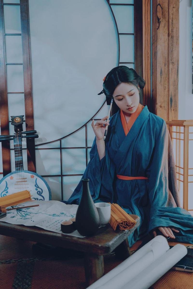 朴素的古装美女