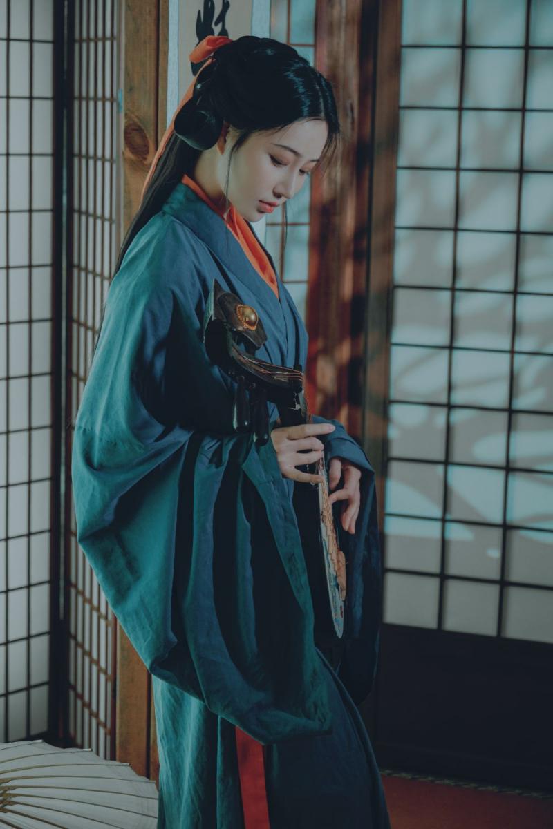 朴素的古装美女