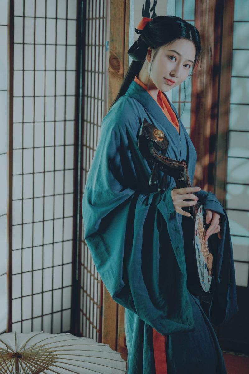 朴素的古装美女