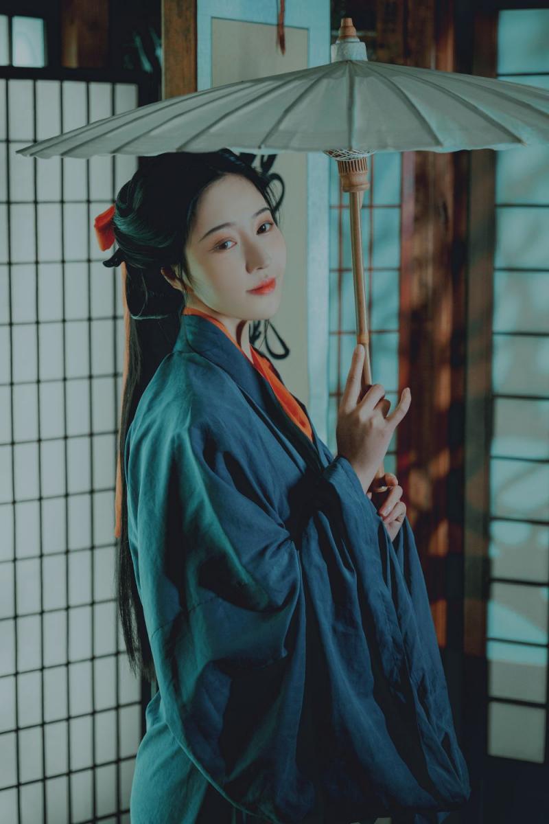 朴素的古装美女