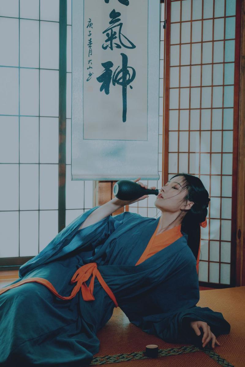 朴素的古装美女