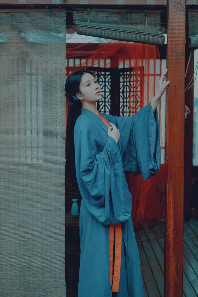 朴素的古装美女