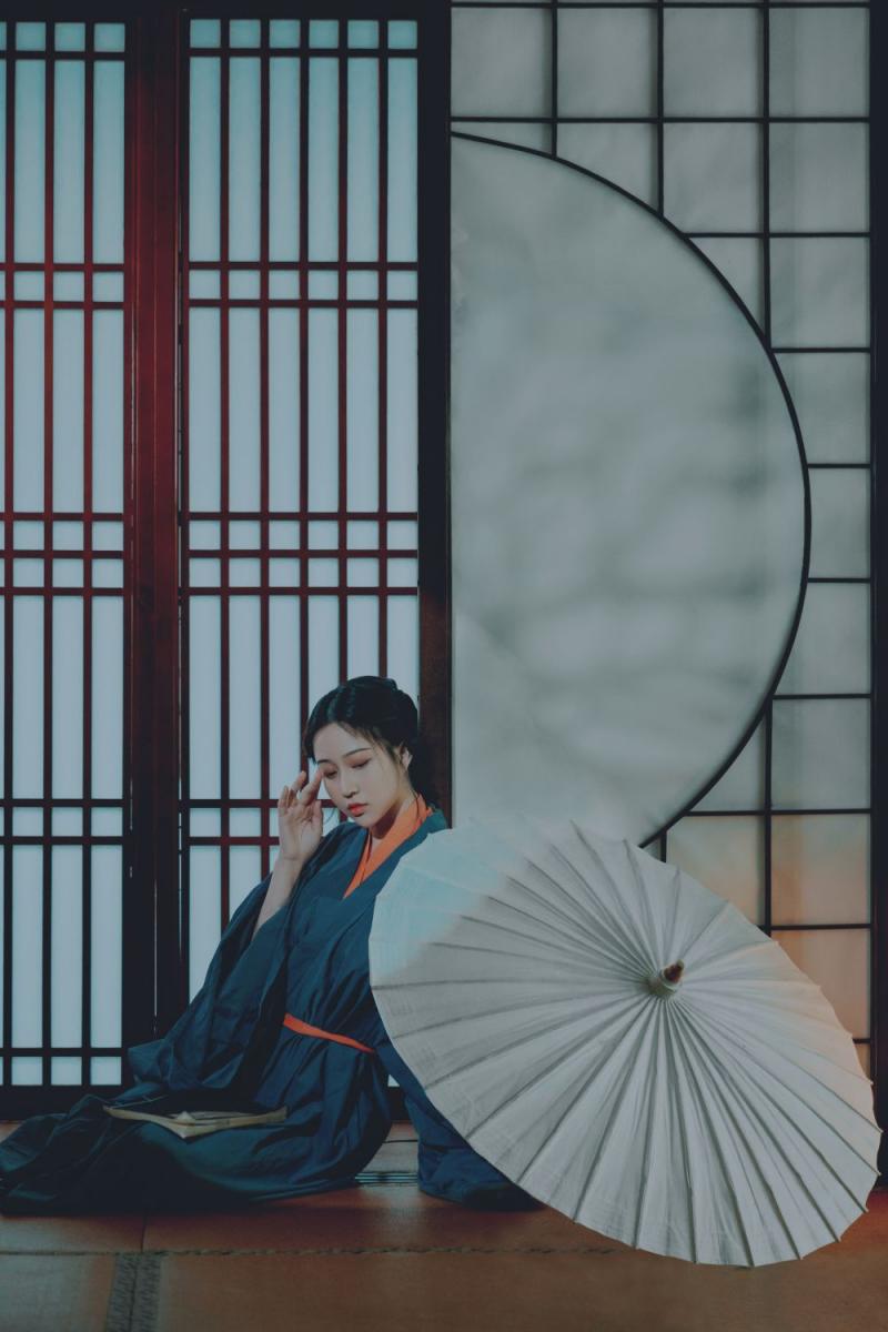 朴素的古装美女