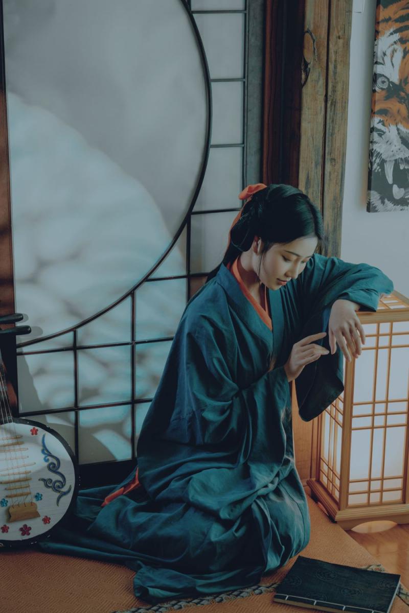 朴素的古装美女