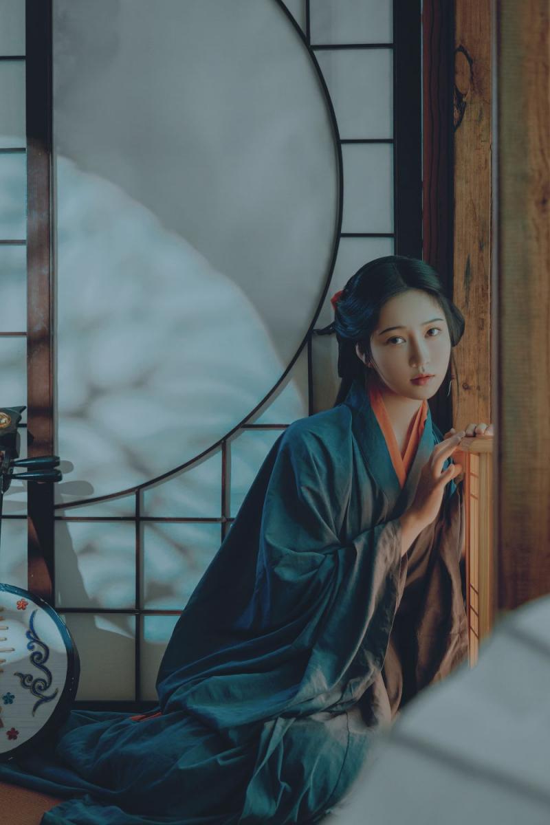 朴素的古装美女