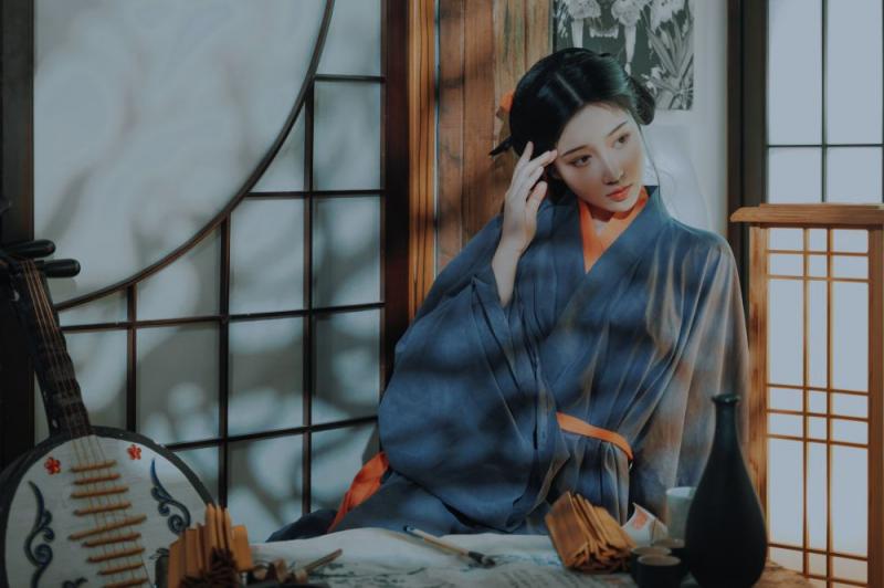 朴素的古装美女