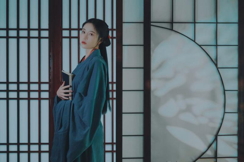 朴素的古装美女