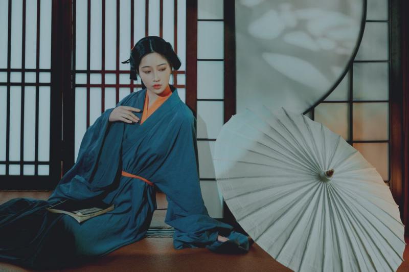 朴素的古装美女