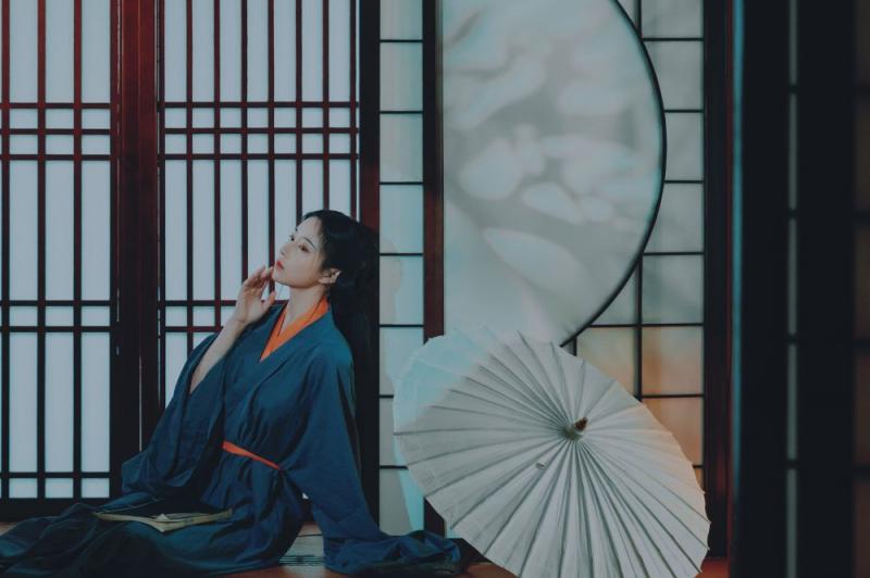 朴素的古装美女