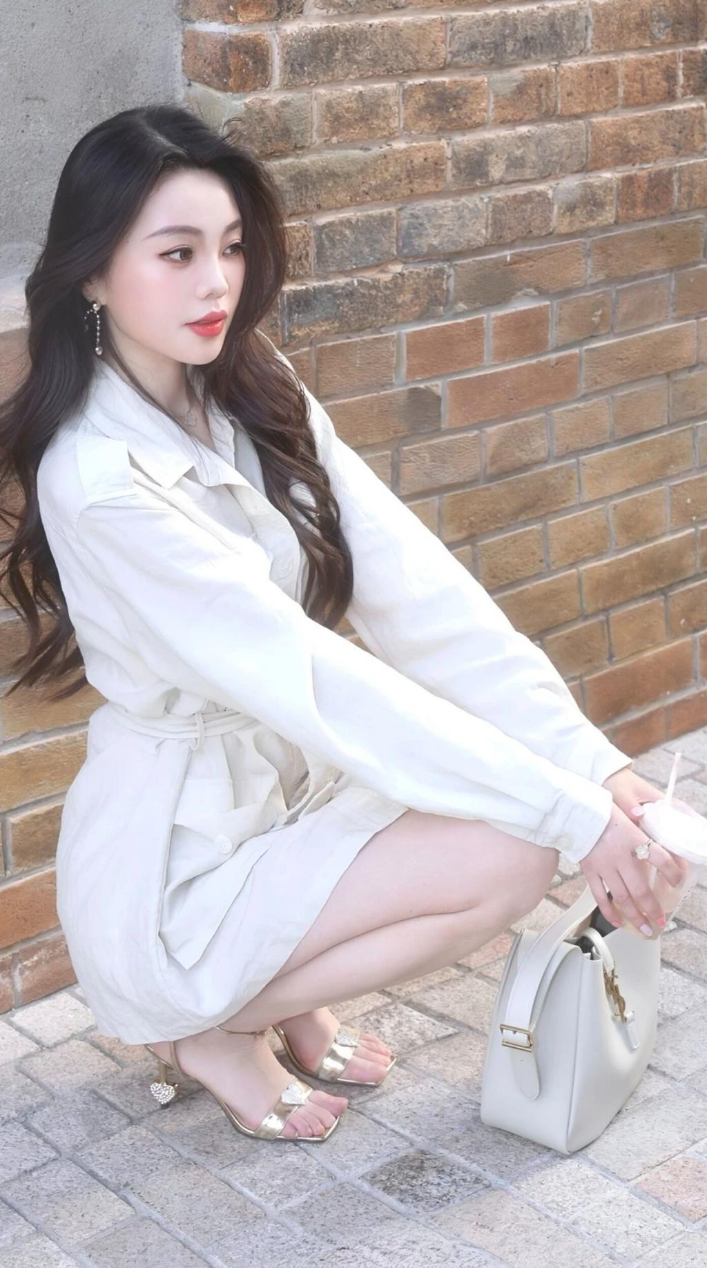 曲线婀娜，满屏大长腿