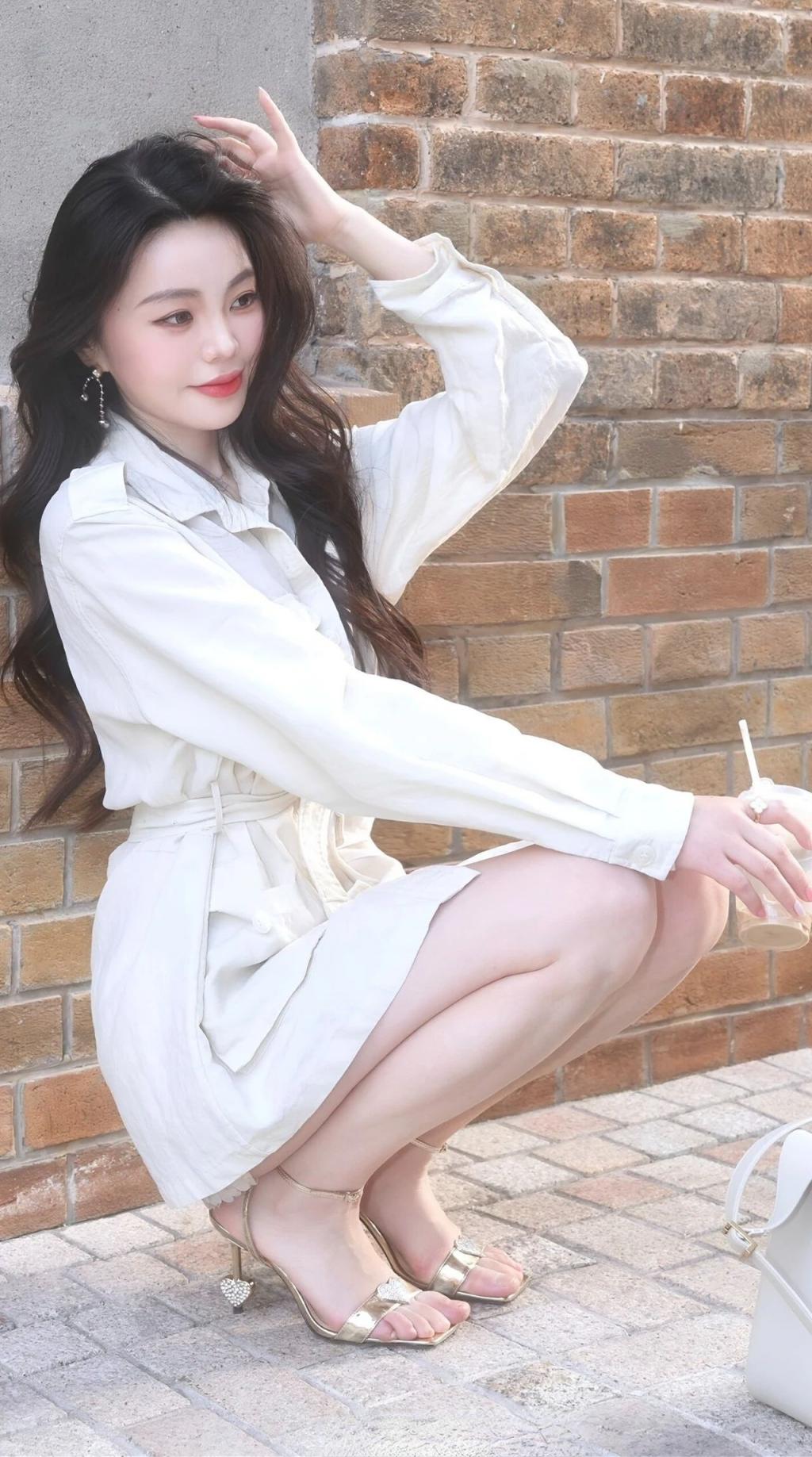 曲线婀娜，满屏大长腿