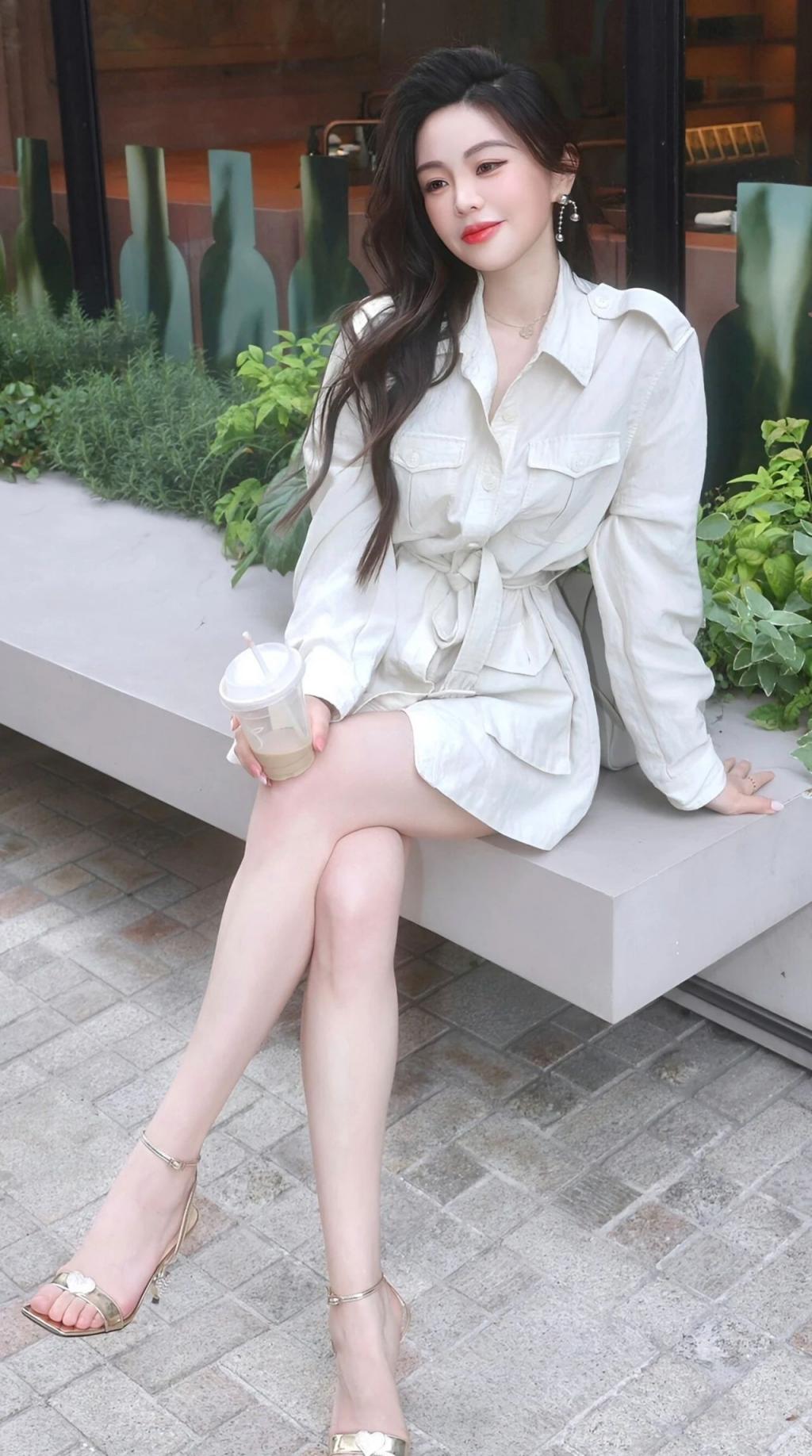 曲线婀娜，满屏大长腿