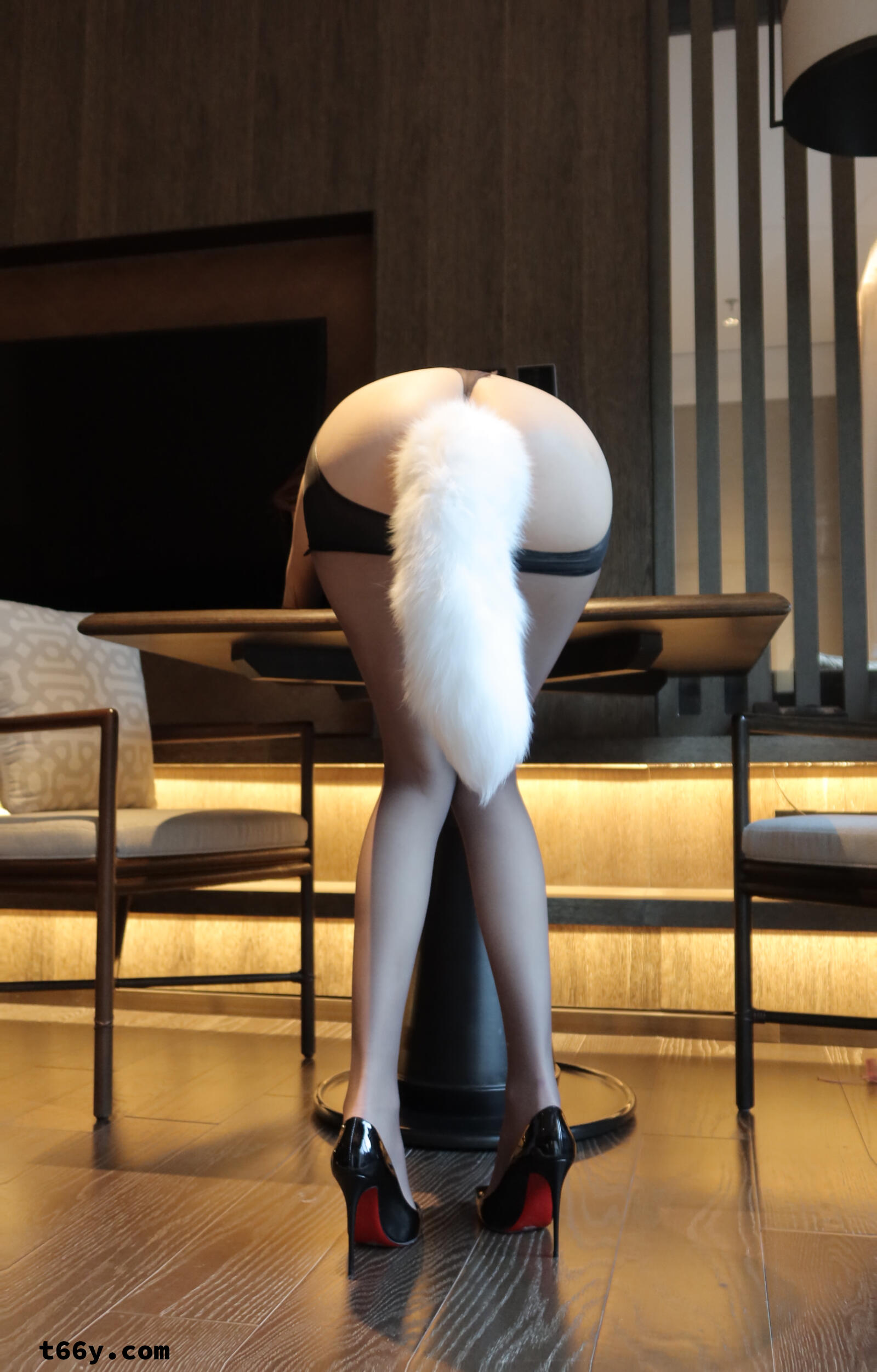 脸红Dearie - 高领黑丝