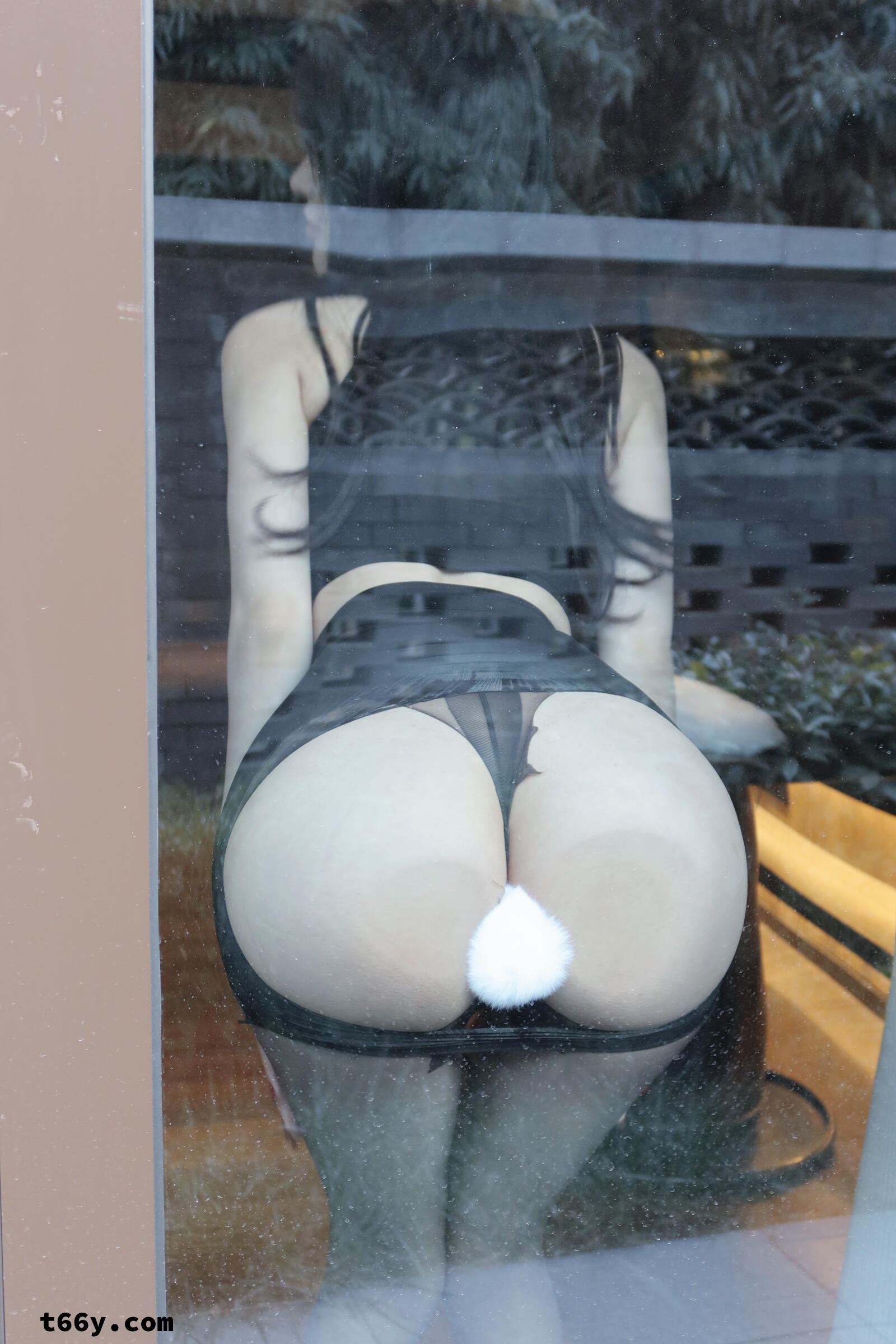 脸红Dearie - 高领黑丝