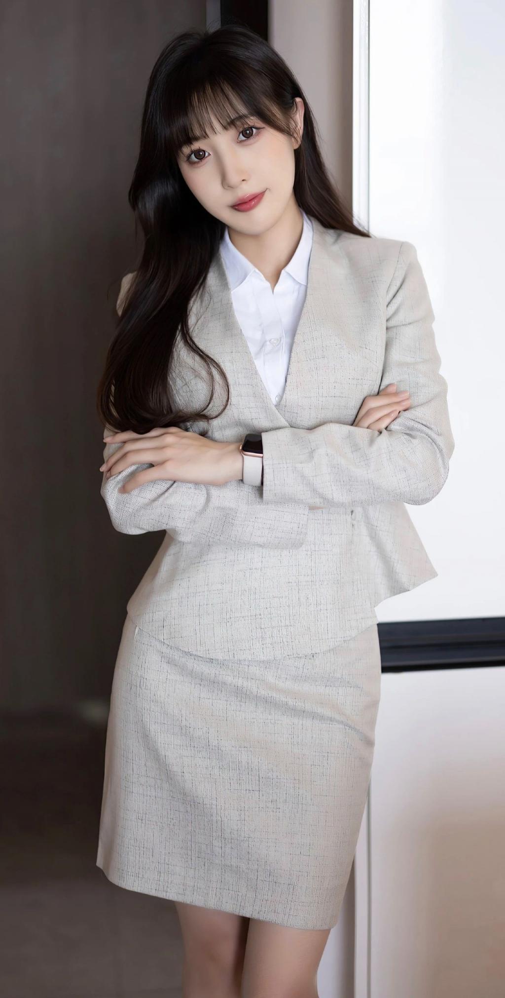 紧身衣包臀裙，满屏黑丝大长腿