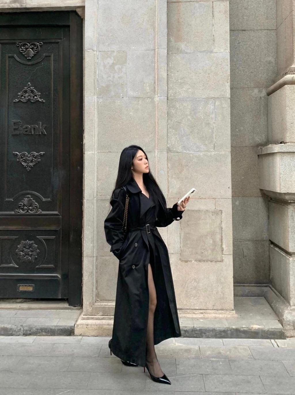 紧身衣包臀裙，满屏黑丝大长腿