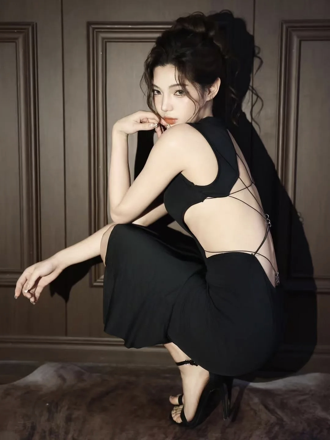 包臀裙，高跟肉丝大长腿