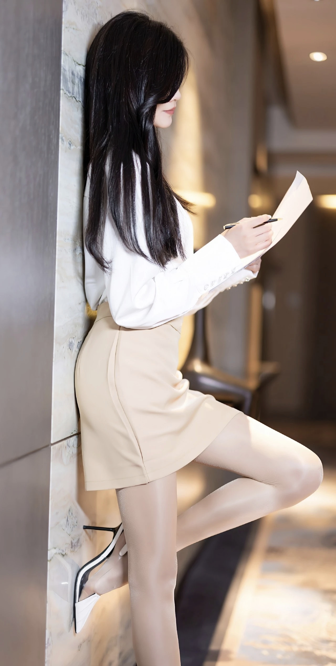 包臀裙，高跟肉丝大长腿