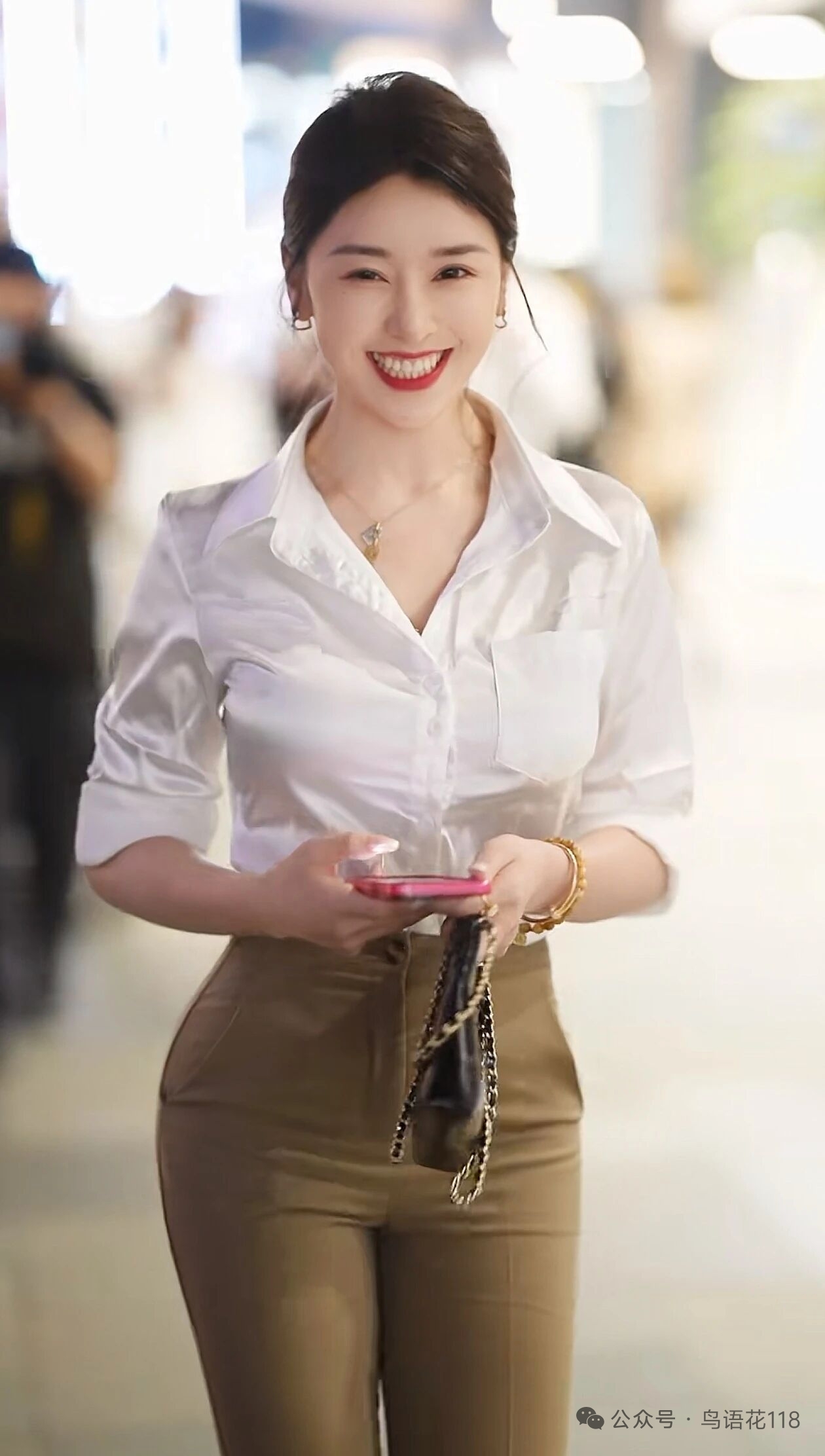 包臀裙，高跟肉丝大长腿