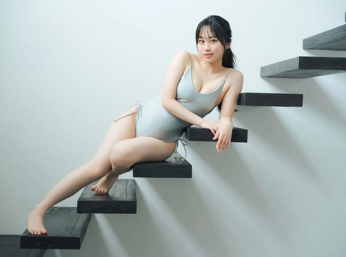 岛国妹子泳衣写真