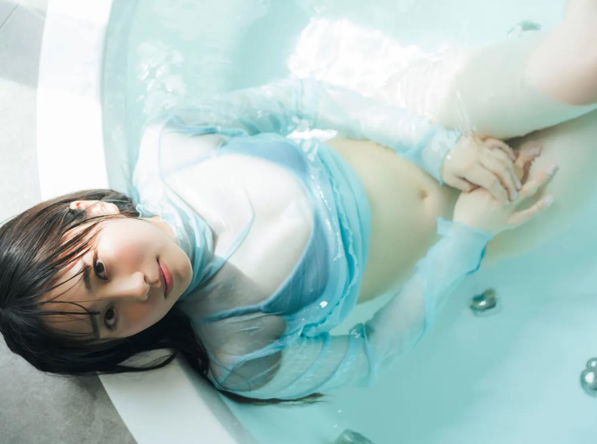 岛国妹子泳衣写真