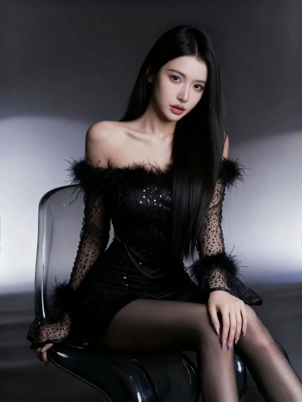 黑丝大长腿，谁看谁迷糊