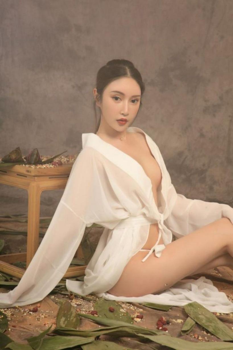 高清双美女诱惑写真图